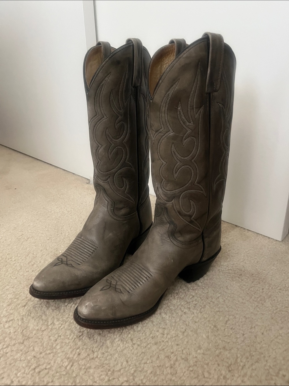 Classic Women’s greysish Western  authentic Cowboy Boots